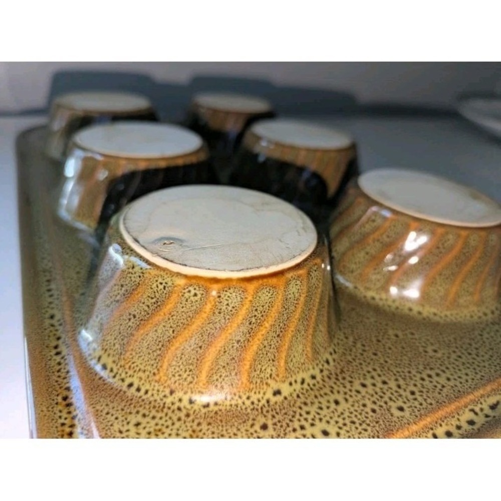 Paula Deen Signature Brown Stoneware 6-Cup Muffin Pan Raised Swirl Oven To Table - Picture 5 of 6